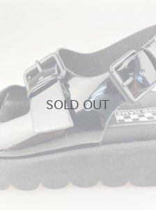 画像2: 【期間限定SALE】ノーネーム/ＮＯ　ＮＡＭＥ　JULY BUCKLE　エナメル サンダル　ブラック　靴　サンダル (2)